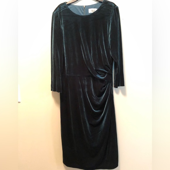 Eliza J velvet dress green size 10 never worn it - Picture 1 of 4